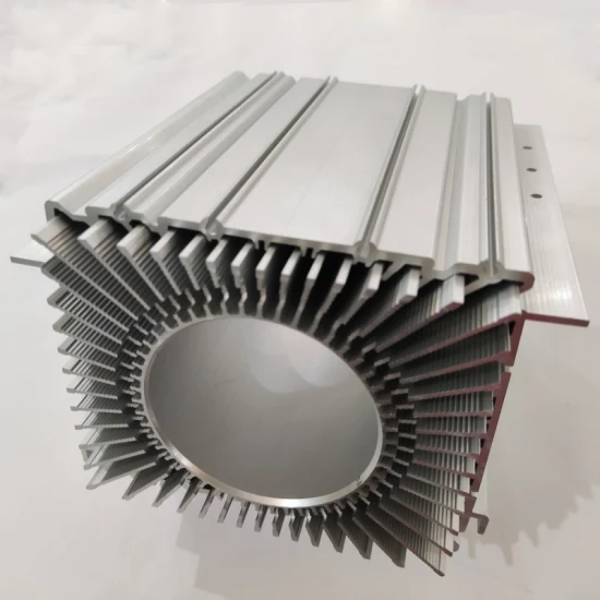 Moteur en aluminium d'extrusion de machines de traitement des métaux logeant la boîte électronique